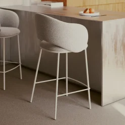 Kave Home Barkruk Maina Chenille (zithoogte 65cm)* Barkruk Met Rugleuning