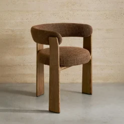 Kave Home Eetkamerstoel Granite Chenille en noten essenhout* Beige Eetkamerstoelen|Eetkamerstoelen Met Armleuning