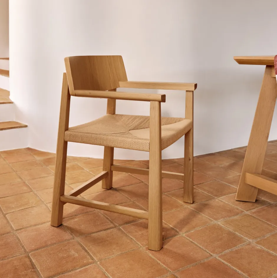 Kave Home Eetkamerstoel Idun Eikenhout en touw* Eetkamerstoelen Met Armleuning