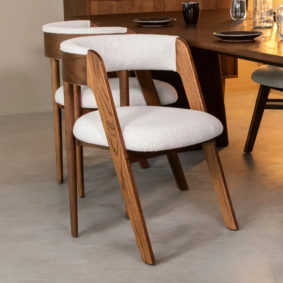 LABEL51 Eetkamerstoel Sasha Bouclé en walnoot eiken* Eetkamerstoelen Bouclé / Teddy|Eetkamerstoelen Met Armleuning