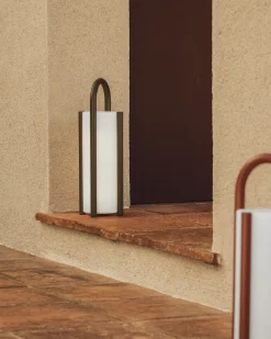 Kave Home Outdoor Vloerlamp Leros Oplaadbaar* Vloerlampen Voor Buiten